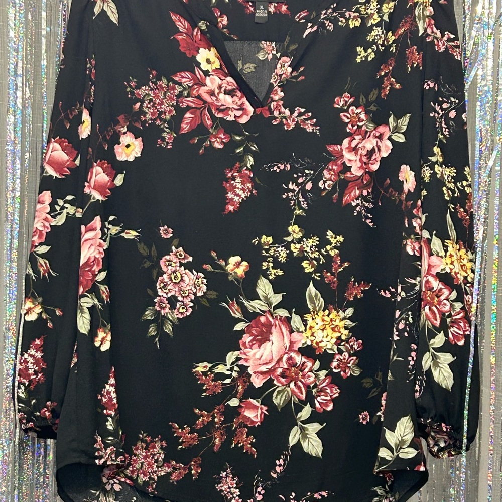 Floral Blouse - Black and Pink